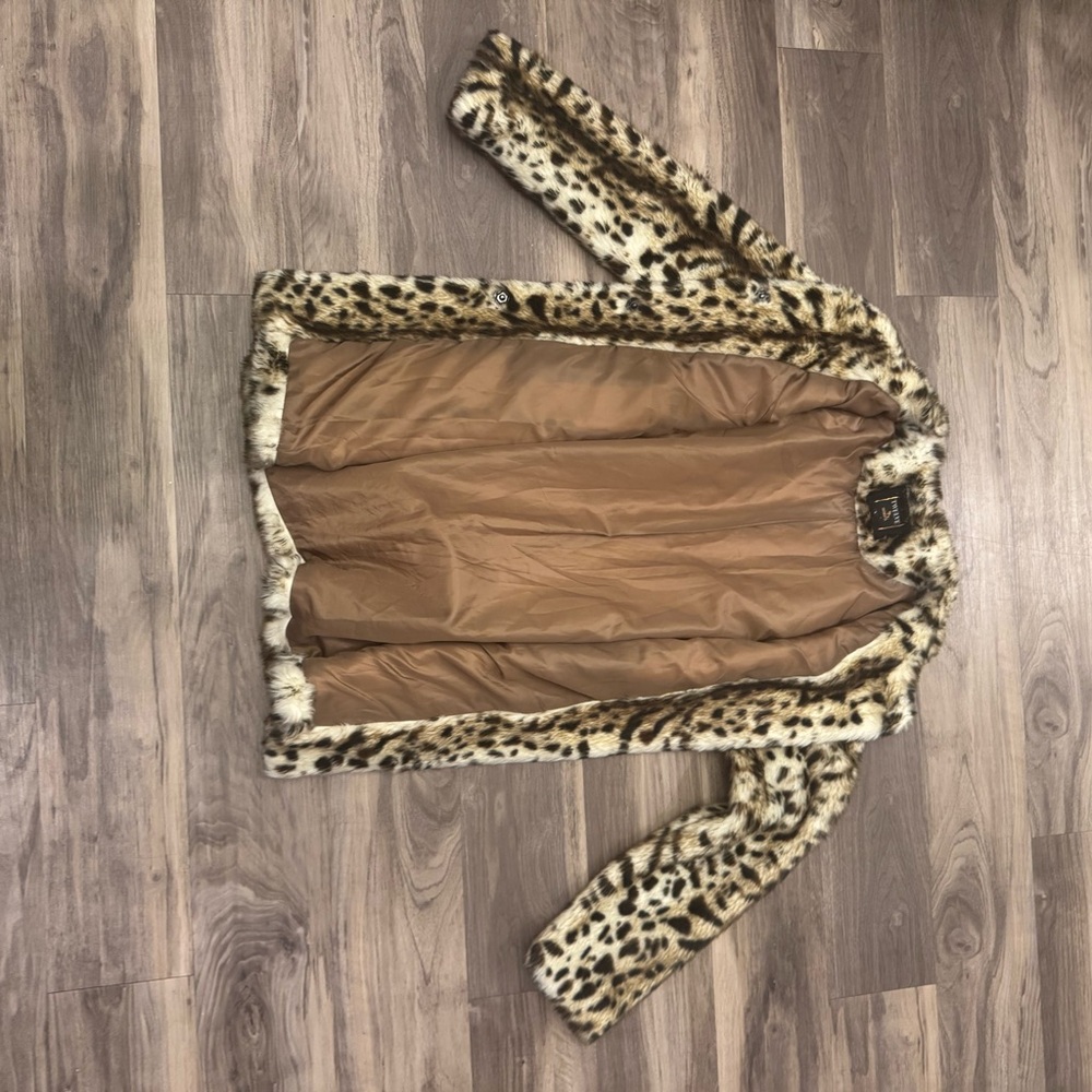 Stylish Animal Print Teddy Jacket - Picture 7 of 9